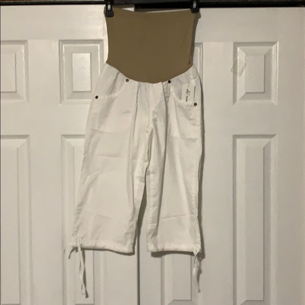 NWT Cargo Maternity Capris